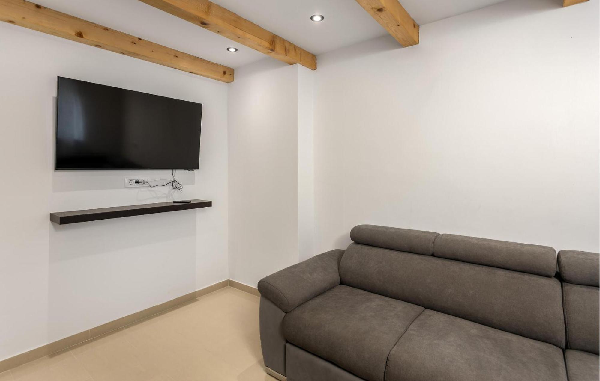 Gorgeous Apartment In Brsec With Kitchen 외부 사진