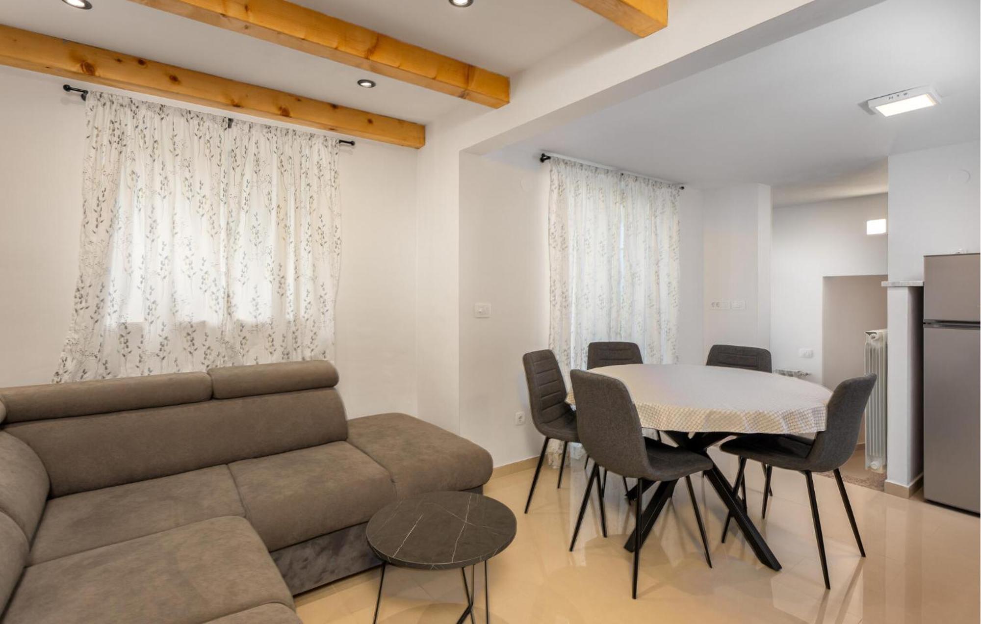 Gorgeous Apartment In Brsec With Kitchen 외부 사진